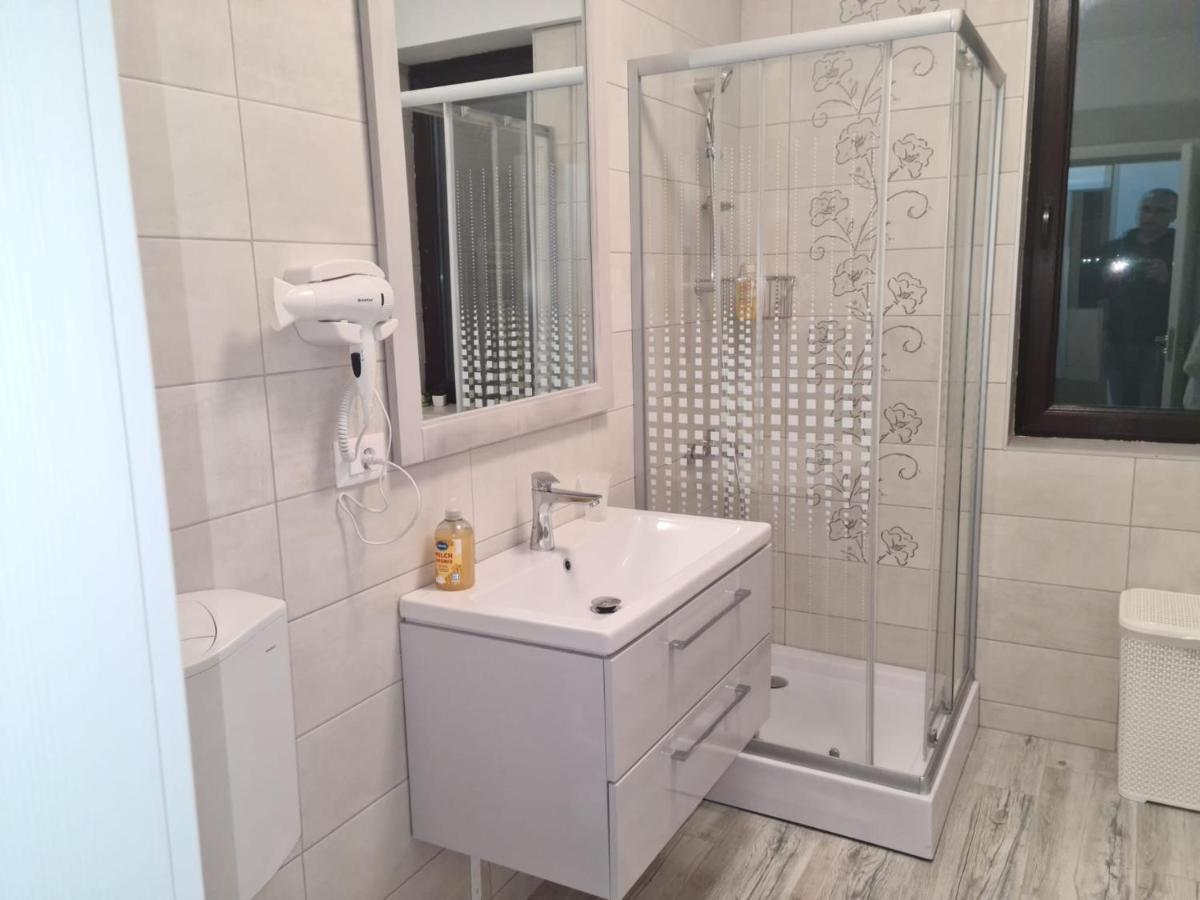 Apartament David Râmnicu Vâlcea 外观 照片