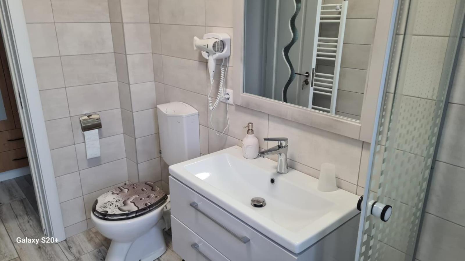 Apartament David Râmnicu Vâlcea 外观 照片