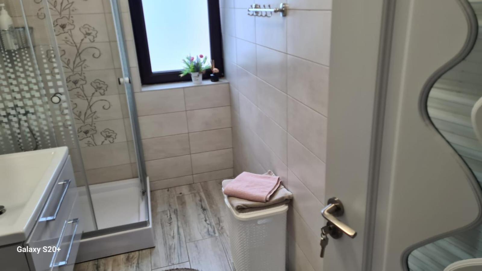 Apartament David Râmnicu Vâlcea 外观 照片